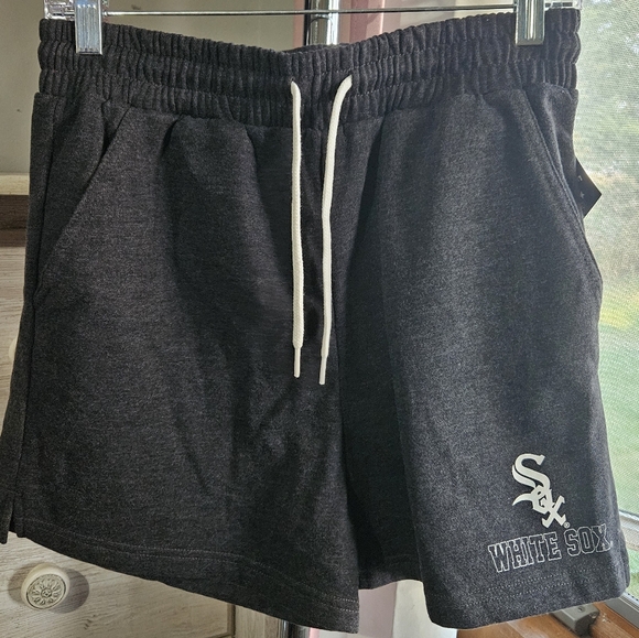MLB White Sox Sz. M Womens Lounge Shorts Nwt Very Soft - Picture 1 of 4